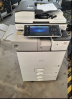 Ricoh RICOH MPC 3503, SN: E164MA30289, 4 Papierfächer, interner Finisher,Faxkarte,  optisch gebrauchter Zustand, Gehäuse verschmutzt und mit Abschürfungen, , Zähler gesamt: ca. s/w12064, color ca. 15141laut Statusseite, Toner fast verbraucht, Ausd...