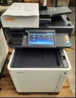 Utax P-C3562i MFP, SN:RC32Y05237, Inbetriebnahme 04/2023, Zähler laut Statusseite ca.2129 gesamt, Ausdrucke gut, Tonerstand über 50%, 1 Papierkassette, keine weiteren Tests durchgeführt, Gehäuse verschmutzt, Reinigung empfolen, keine Garantie auf ...