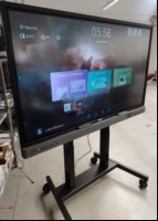 BenQ RP6502 UHD 65\'\' Touchdisplay mit Fernbedienung und 2x Stift, inkl. BenQ InstaShow WDC20 (2x Transmitter und 1x Receiver) und motorisch höhenverstellbares Fahrgestell, Display lässt sich einschalten - keine weiteren Tests durchgeführt (Stiftst...