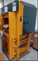 Ballenpresse / Rohstoffpresse Bramidan Typ X30 AD, Gewicht: 1650 KG, Baujahr 2019, Seriennummer: PEY395553, sehr starke Gebrauchsspuren (siehe Bilder), Presse ist komplett ungeprüft! Keinerlei Garantie auf Vollständigkeit und Funktion! Nur Selbsta...