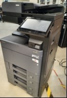 Kyocera TASKalfa 3253ci, SN:RFH9714229 4 Papierkassetten,Zähler total:41204, color:12989, s/w:28215, gebrauchter Zustand mit Verschmutzungen, Klebereste und Abschürfungen am Gehäuse,  Datenlöschung durchgeführt, Reinigung und Service empfohlen, ke...