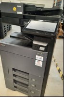 Kyocera TASKalfa 3253ci, SN:RFH9714152 4 Papierkassetten,Zähler total:149930, color:44779, s/w:105151, gebrauchter Zustand mit Verschmutzungen, Klebereste und Abschürfungen am Gehäuse, ADF defekt, Transportschaden, Datenlöschung durchgeführt, Rein...