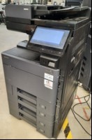 Kyocera TASKalfa 3253ci, SNRFH9714217 4 Papierkassetten,Zähler unbekannt, gebrauchter Zustand mit Verschmutzungen, Klebereste und Abschürfungen am Gehäuse, Kopierer defekt, startet nicht Anzeige steht nur "please wait" Reinigung und Service notwen...