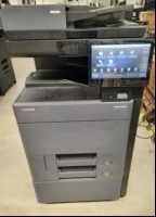 Kyocera Taskalfa 3253ci, SN:RFH1548440 , Inbetriebnahme 08.2024, 2 Papierkassetten, Unterschrank, Zähler total:59710 laut Statusseite, Ausdrucke gut, Gehäuse mit Abschürfungen und Verunreinigungen, Datenlöschung durchgeführt, Reinigung und Service...