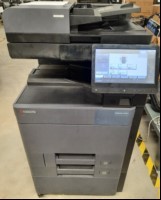 Kyocera Taskalfa 3253ci, SN:RFH1648984 , Inbetriebnahme 08.2024, 2 Papierkassetten, Unterschrank, Zähler total:124102 laut Statusseite, Ausdrucke gut, Gehäuse mit Abschürfungen und Verunreinigungen, Datenlöschung durchgeführt, Reinigung und Servic...