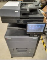 Kyocera Taskalfa 3253ci, SN:RFH1648982 , Inbetriebnahme 08.2024, 2 Papierkassetten, Unterschrank, Zähler total:99191 laut Statusseite, Ausdrucke gut, Gehäuse mit Abschürfungen und Verunreinigungen, Datenlöschung durchgeführt, Reinigung und Service...