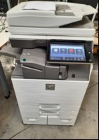 Sharp MX-3071,, SN: 15107520, Faxmodul, 2 Papierkassetten, Papiermagazin, interner Finisher, Gerät verschmutzt, Reinigung und Service notwendig, Inbetriebnahme 02.2022, Seitenanzahl: s/w ca. 931, color ca. 2225, laut Ausdruck Ausdrucke gut, keine ...