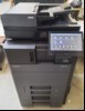 Kyocera TASKalfa 3253ci SN:RFH0839384, Inbetriebnahme 12.2020, 4 Papierkassetten, optisch gebrauchter Zustand, Abschürfungen am Gehäuse, Klebereste am Gehäuse, Zähler gesamt: ca.45088  laut Anzeige , Tonerstand unbekannt , Ausdrucke nicht möglich ...