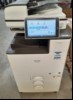 Ricoh Aficio IM C3000,  SN:3109R812127, 2 Papierkassetten, optisch gebrauchter  Zustand, Gehäuse mit Abschürfungen  Zähler gesamt: ca. s/w 71182, color ca. 129459  laut Statusseite, Toner fast verbraucht, Ausdrucke gut, Reinigung und Service empfo...