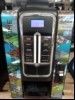 Kaffeeautomat Evoca Spa Necta Solista ESB5A-R/DQ mit Münzprüfer, inkl. Unterschrank und 1x Schlüssel, Seriennummer: 21021003, Maschine muss gereinigt werden! Gerät lässt sich einschalten - keine weiteren Tests durchgeführt! (ID=V14-00)