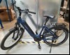 Velo de Ville SEB 890, Farbe: blau, Rahmen: Tiefeinsteiger, Rahmengröße: unbekannt, Reifengröße: 27,5", Bereifung: Schwalbe, Motor: Bosch Performance Line Smart System, Display: Bosch Intuvia 100, Schaltung: Nabenschaltung, Ganganzahl: 5, Bremsen:...