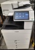 Canon iR Adv C5550i III, SN: 2JL02495, , 4 Papierkassetten, Faxkarte, Zähler 102 gesamt: 193719, 124 color:148412, 109 s/w:45307, Gehäuse mit Gebrauchsspuren, Verschmutzungen und Abschürfungen  Zählerliste und Testseite gedruckt, Ausdrucke gut kei...