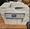 Brother MFC-J6947DW, SN: E79233J1H522542, Multifunktionsgerät (Faxgerät, Scanner, Kopierer und Drucker), 3 Papierfächer, Anschlüsse: USB, WLan, optisch guter Zustand, Ausdrucke streifig Druckkopfreinigung notwendig, , Zähler:9637, Tinte fast verbr...