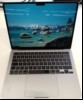 Apple MacBook Air M2 (MLXW3D/A - 2022 - Mac14,2) space grau mit Apple M2 8-Core CPU, 8 GB LPDDR5 RAM, 34,46 cm (13,6") Liquid Retina Display (Auflösung 2560 x 1664), 256 GB APPLE SSD AP0256Z, 2x Thunderbolt3/USB4 Anschluss (USB-C), 1x MagSafe, Wir...