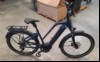 Velo de Ville SEB 990, Farbe: blau, Rahmengröße: 45cm, Reifengröße: 27,5", Bereifung: Schwalbe, Motor: Bosch Mittelmotor, Akku: 625Wh, Display: Bosch, Schaltung: Kettenschaltung, Bremssystem: Hydraulische Scheibenbremse, Sattel: Selle Royal, Licht...
