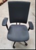 Büro Drehstuhl Netzrückenlehne, Synchronmechanik,
Sitztiefeneinstellung, Lordosenstütze, grau,  Sitzfläche und Rückenlehne verschmutzt, Reinigung notwendig, keine Garantie auf Vollständigkeit und Funktionen, alle Angaben ohne Gewähr.
 (ID=E05-00)