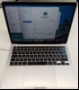 Apple MacBook Pro \'\'M2\'\' 13.3 Retina silber (Mac14,7 - MNEX3D/A - 2022) mit Apple M2 8-Core Prozessor, 24 GB LPDDR5 RAM, Display: 33 cm (13,3\'\') Liquid Retina (Auflösung 2560 x 1600), 1 TB SSD Apple AP1024Z, AirPort 802.11ax (Wi-Fi 6) und Bluetoot...